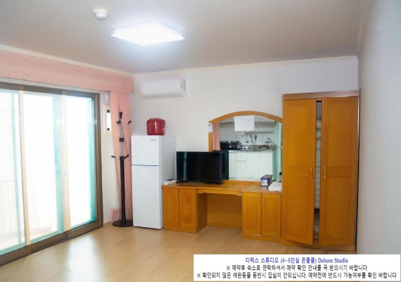 Seaside Minbak Villa Goseong  Exterior photo