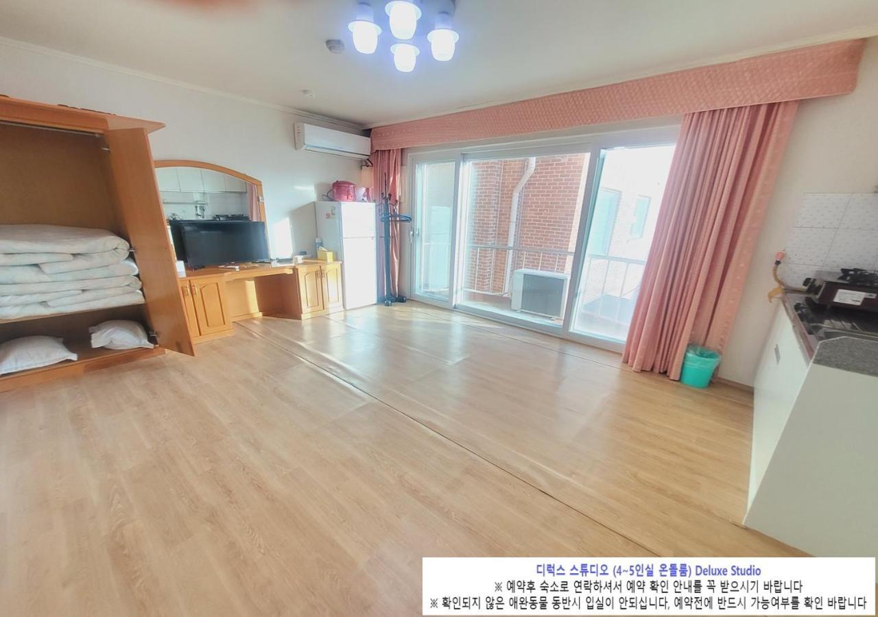 Seaside Minbak Villa Goseong  Exterior photo